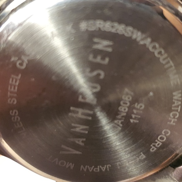 Van Heusen Silver/Black Stainless Steel Men's Watch - Picture 3 of 4